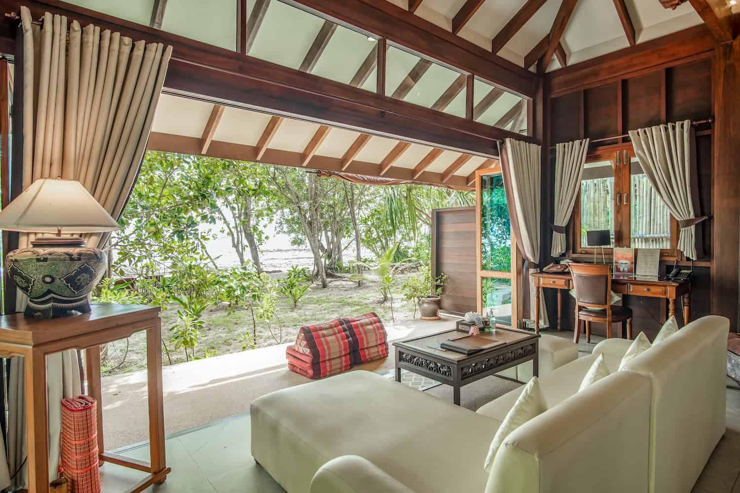 Koh Jum Beach Villas 