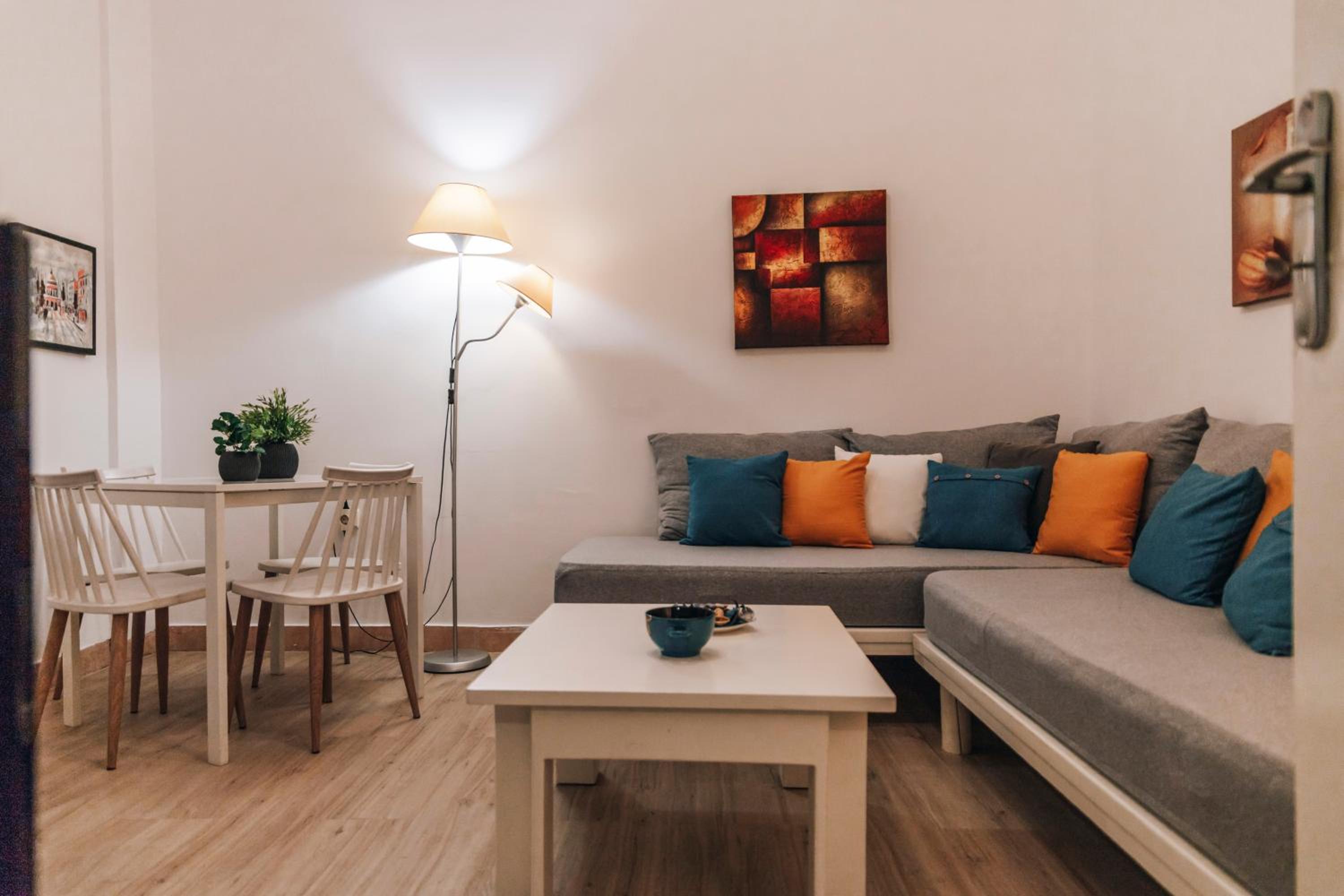Monastiraki-Psiri, Old Town with spacious court yard