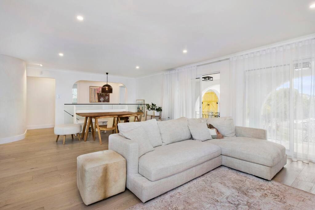 Mi Casa Su Casa