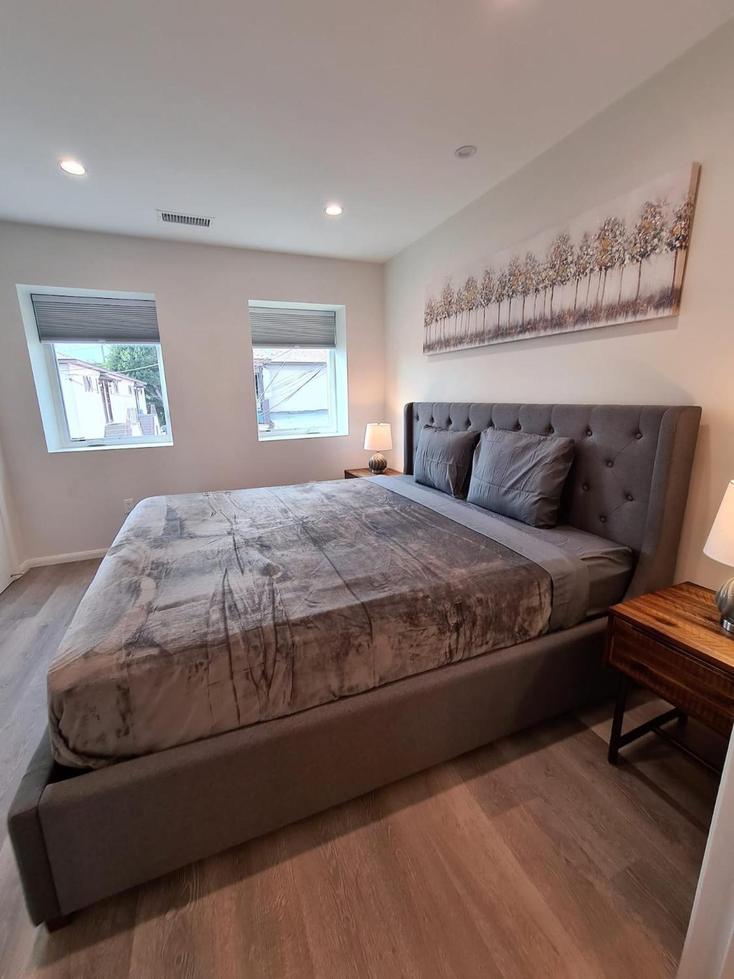 Prime LA 2 bedroom & 3 bath home Beverly Hills adj