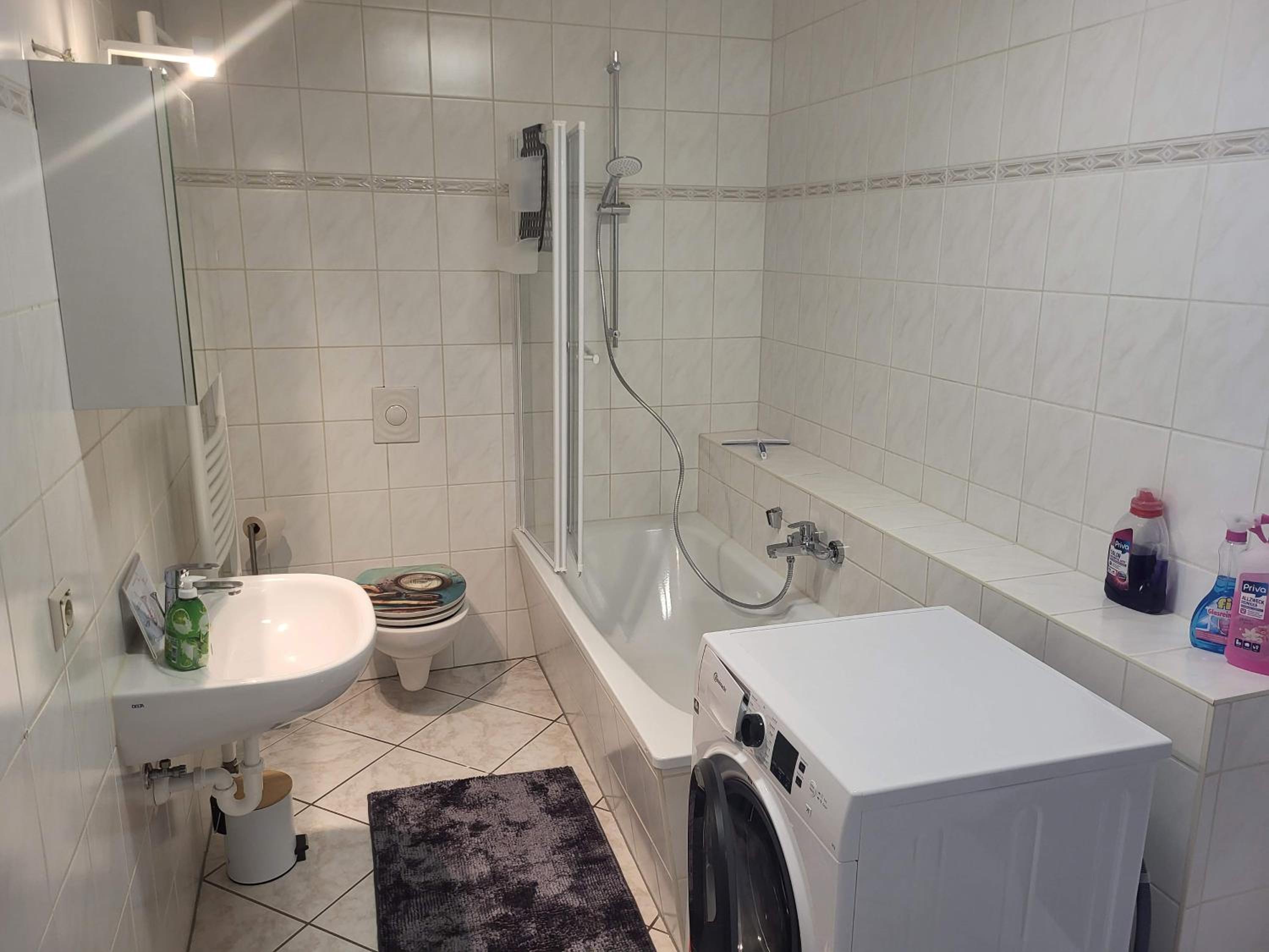 Große Wohnung im EG mit 2xAC