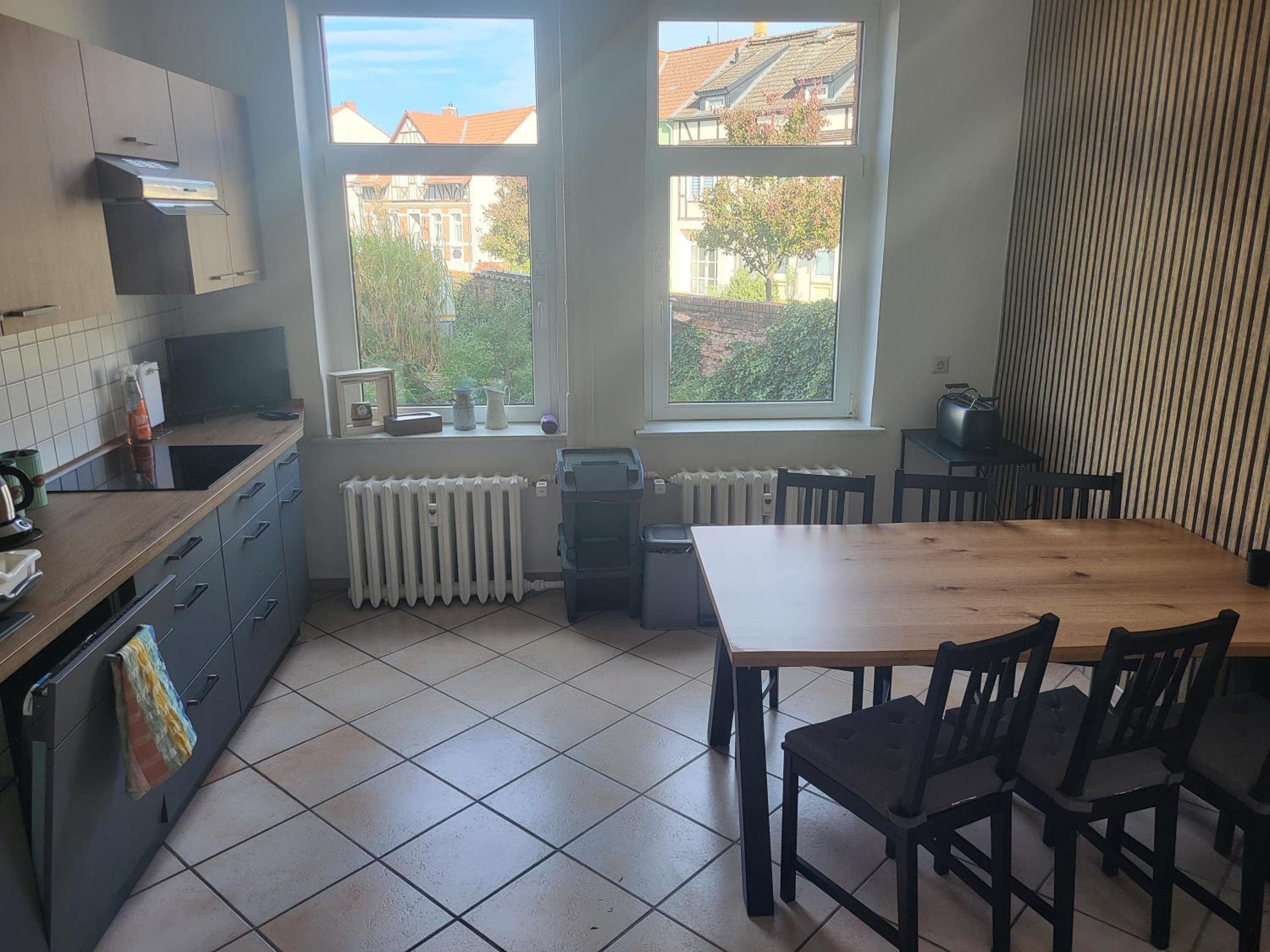 Große Wohnung im EG mit 2xAC