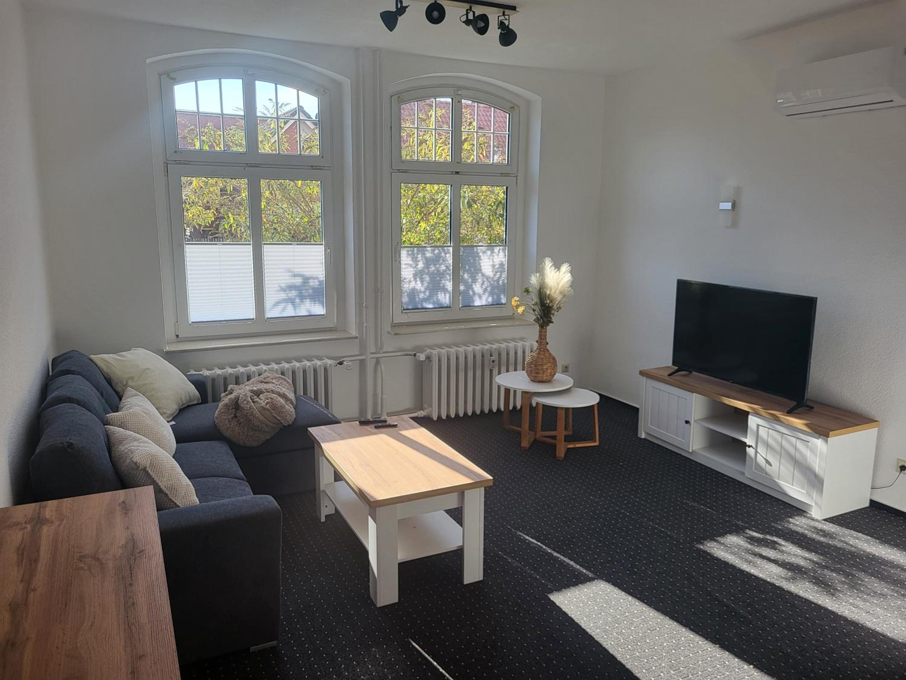 Große Wohnung im EG mit 2xAC