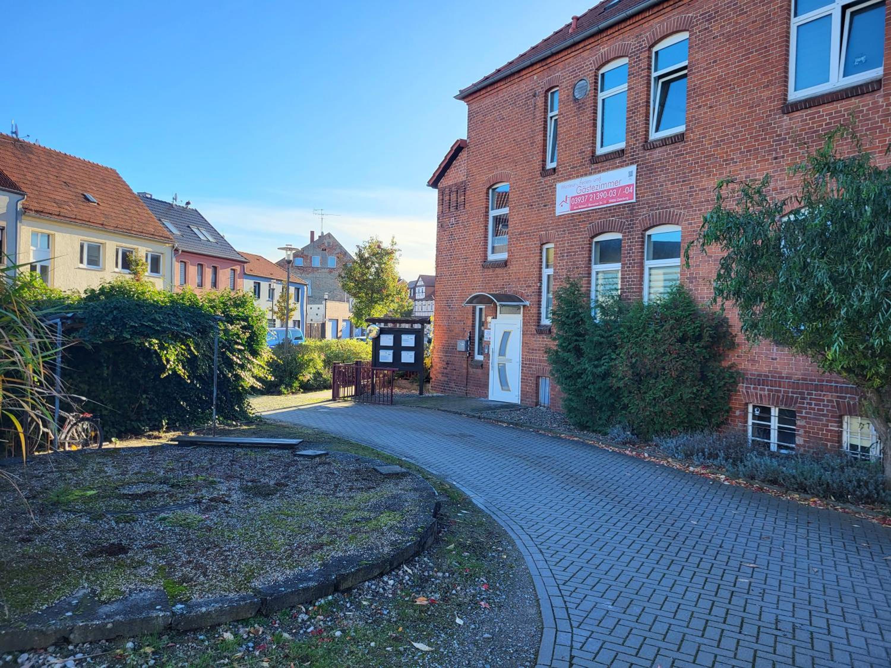Große Wohnung im EG mit 2xAC