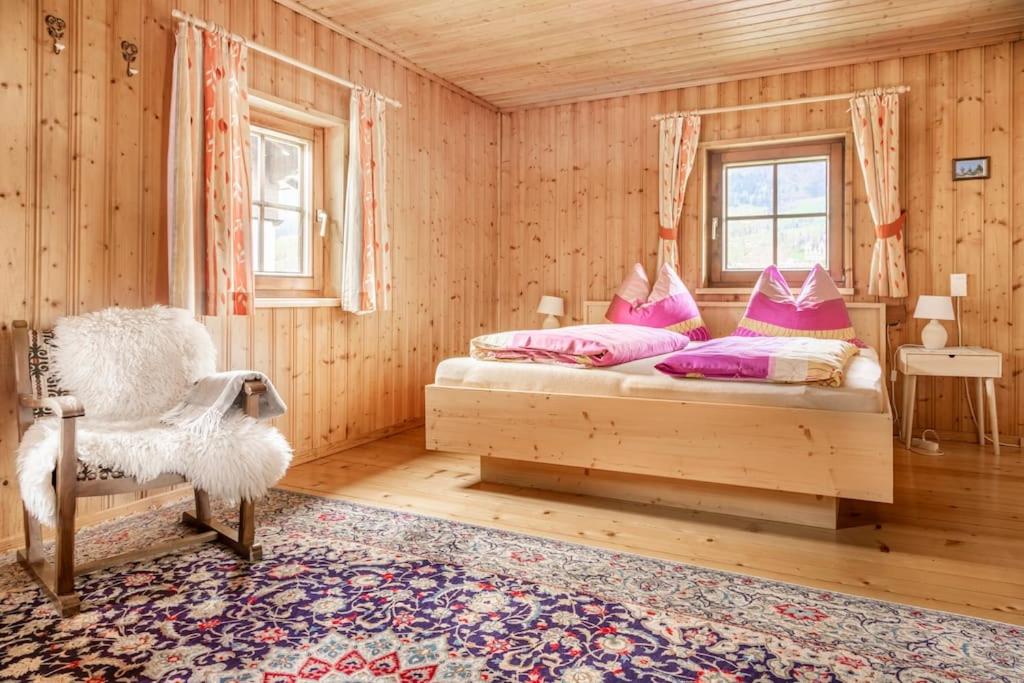 Traumhafte Auszeit in den Bergen Gemütliche Hütte für totale Entspannung