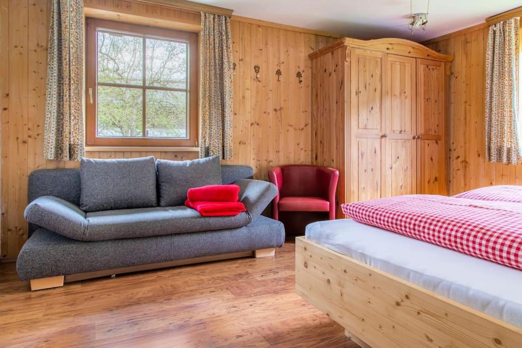 Traumhafte Auszeit in den Bergen Gemütliche Hütte für totale Entspannung