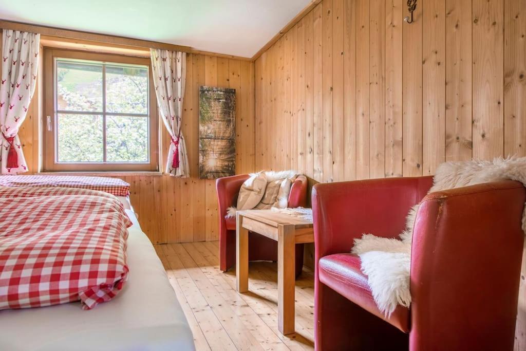 Traumhafte Auszeit in den Bergen Gemütliche Hütte für totale Entspannung