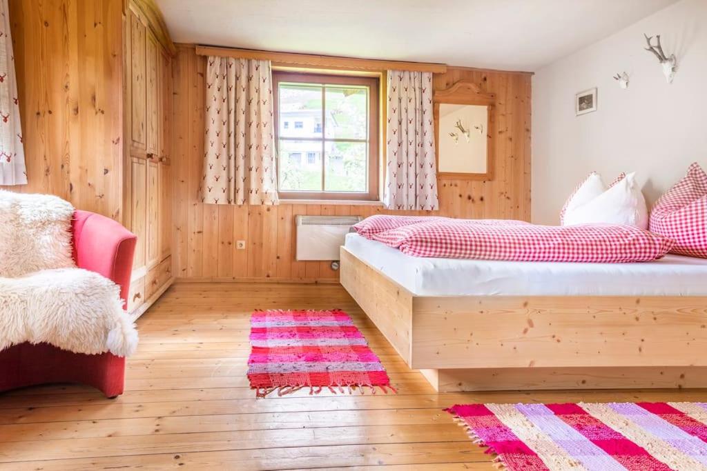 Traumhafte Auszeit in den Bergen Gemütliche Hütte für totale Entspannung