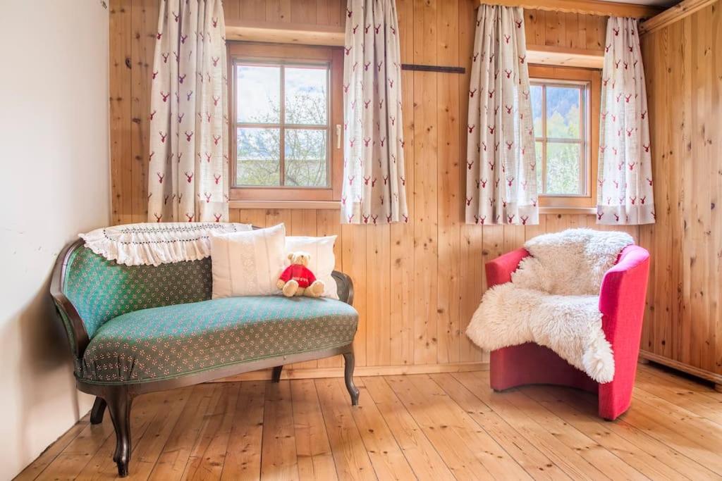 Traumhafte Auszeit in den Bergen Gemütliche Hütte für totale Entspannung