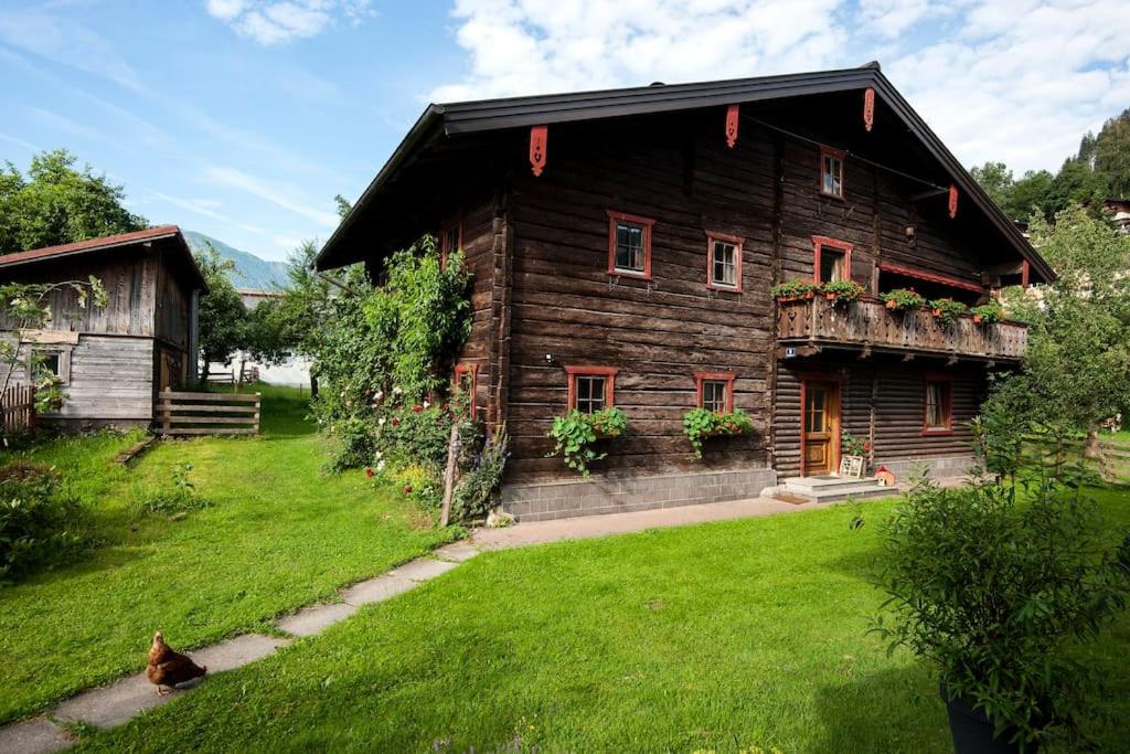 Traumhafte Auszeit in den Bergen Gemütliche Hütte für totale Entspannung