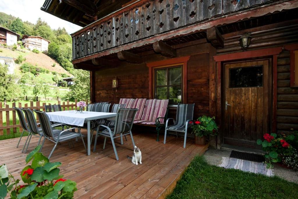 Traumhafte Auszeit in den Bergen Gemütliche Hütte für totale Entspannung
