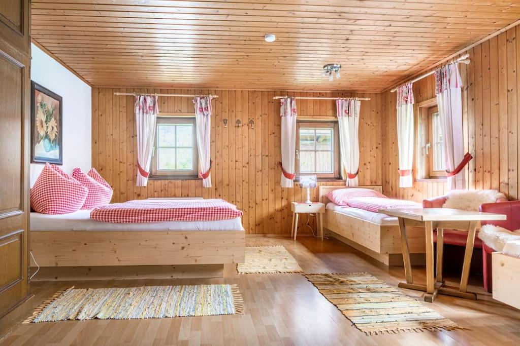 Traumhafte Auszeit in den Bergen Gemütliche Hütte für totale Entspannung