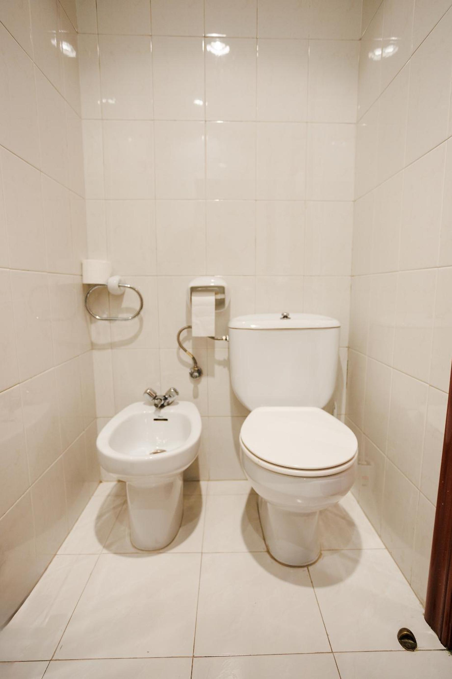 Moon Hostel Bio
