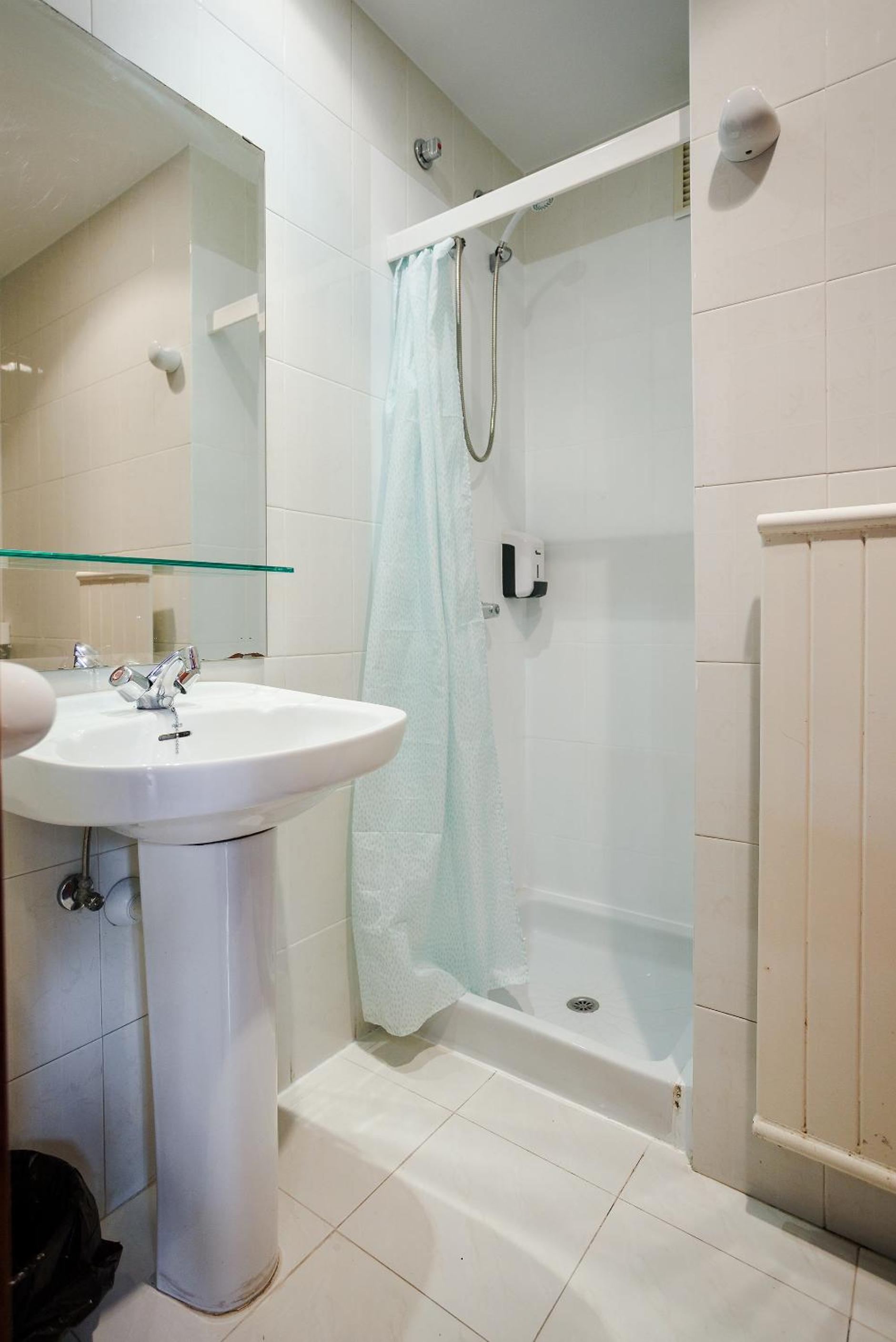 Moon Hostel Bio