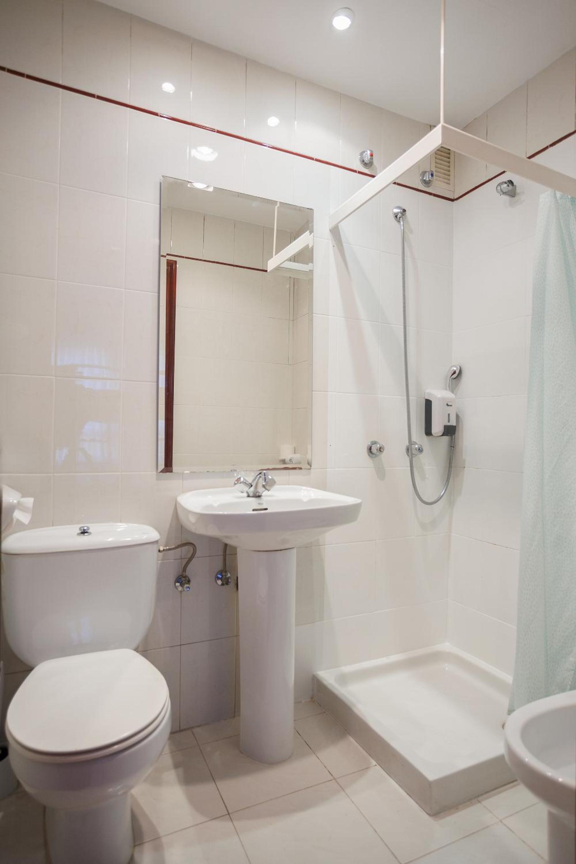 Moon Hostel Bio