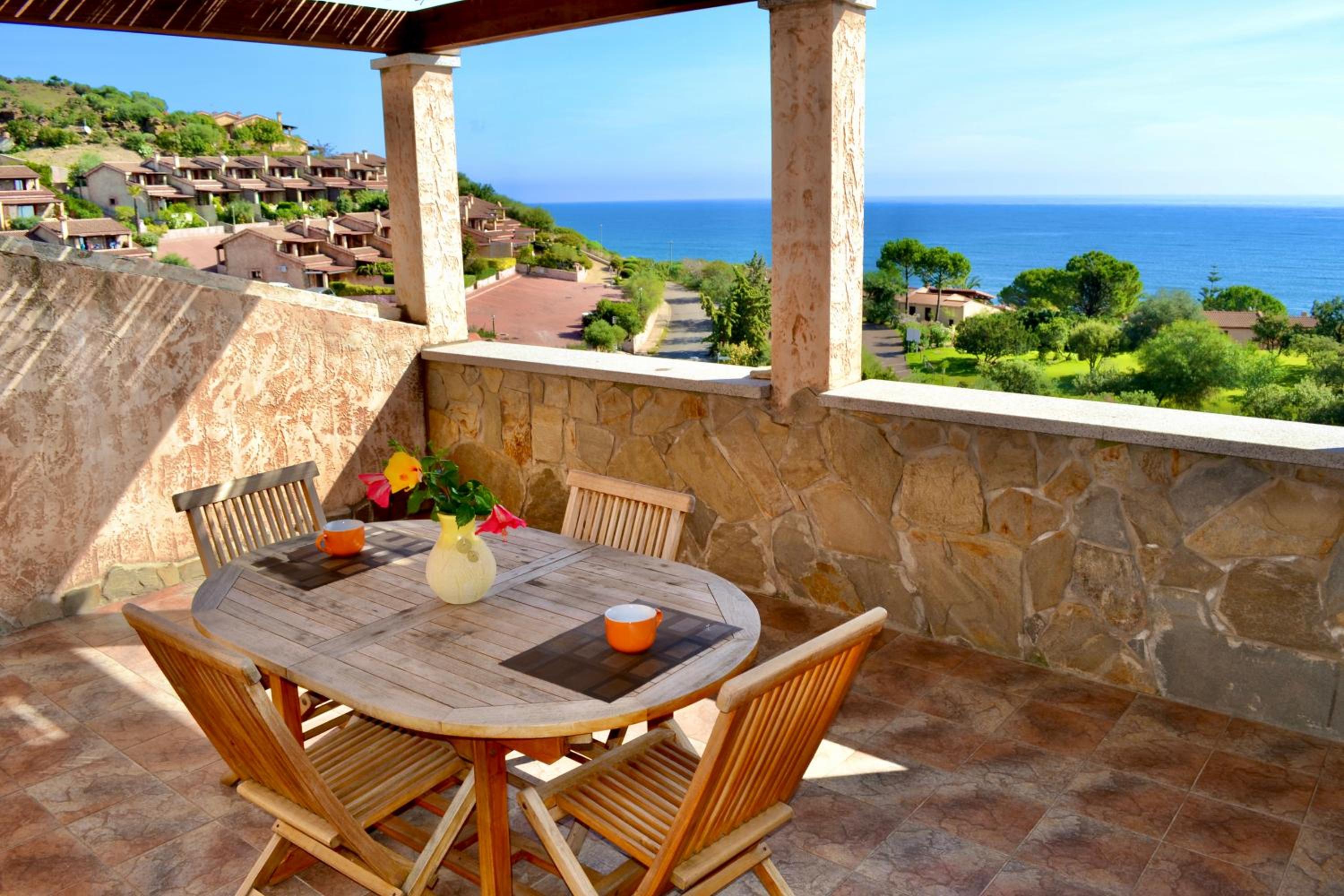 Villas in Porto Corallo just 400 meters from the sea photo 4