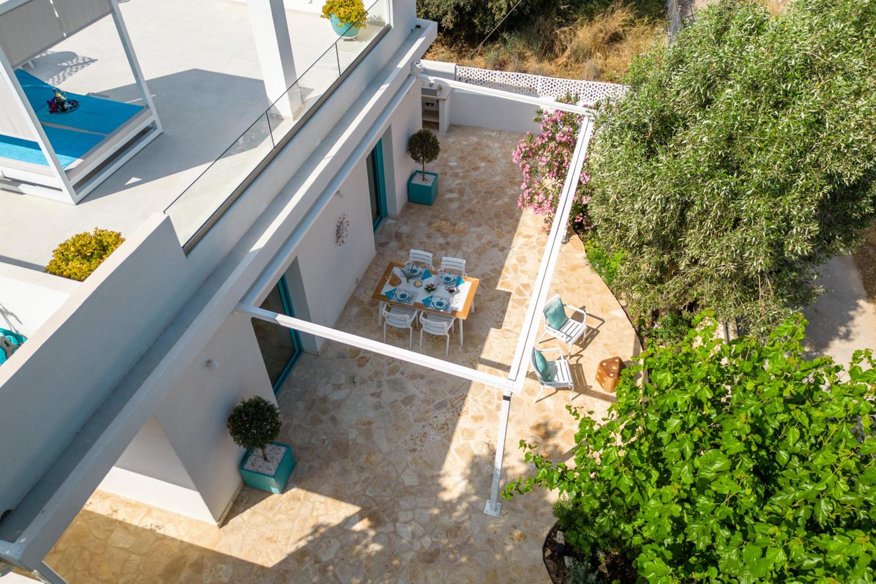 Iremia by Thamnoi Living view 4