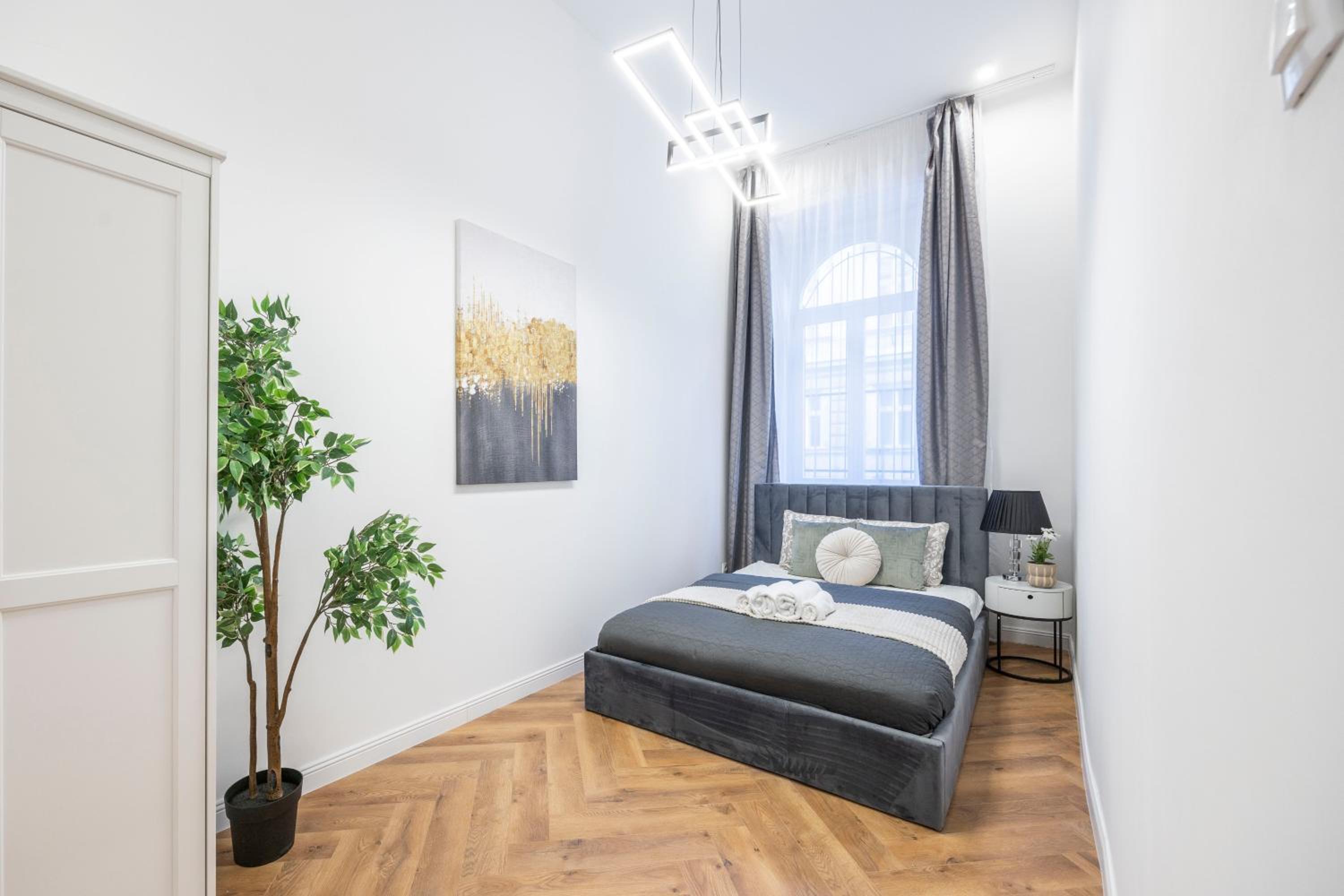 Charming E24 Grand Residence Next to the Andrássy Fashion St view 2