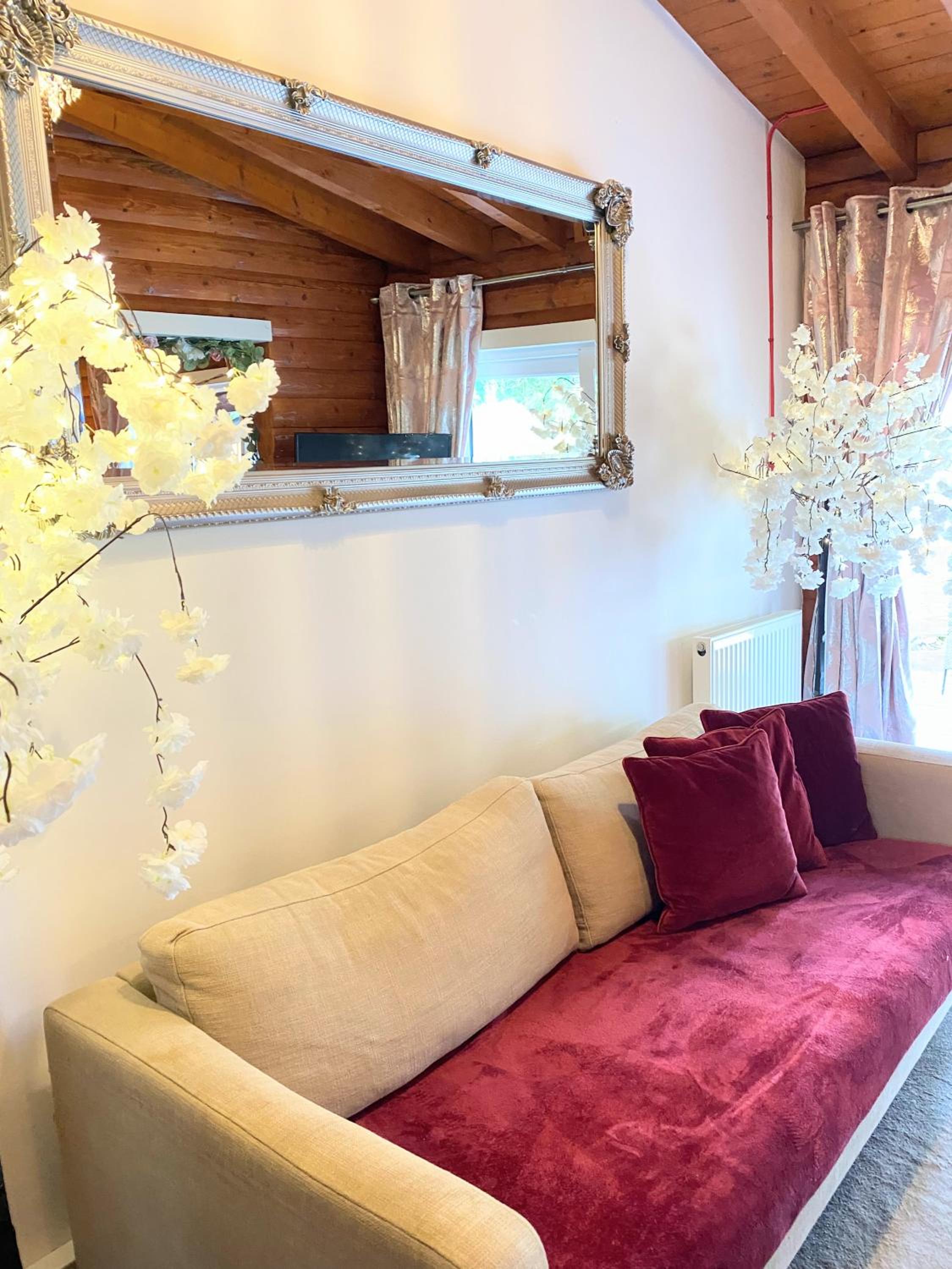 Hotel Kaoglen-blossom-hot Tub-cairngorms-pet Friendly