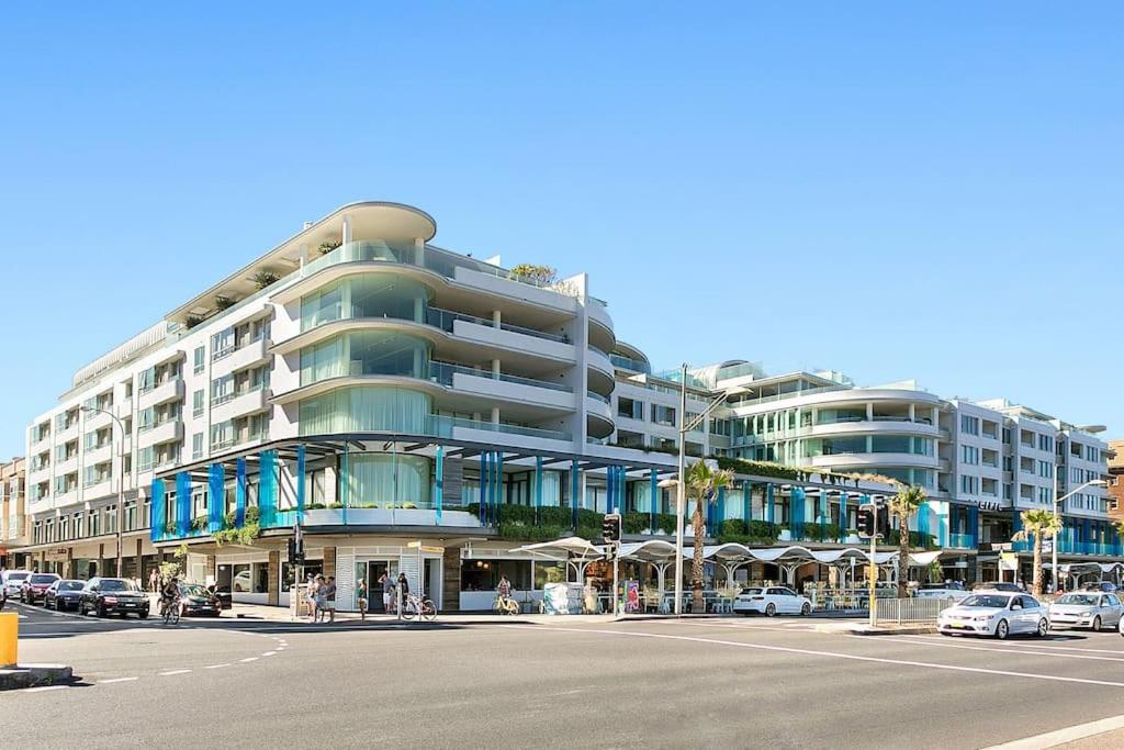 Large 2BR w AC balcony parking pet friendly