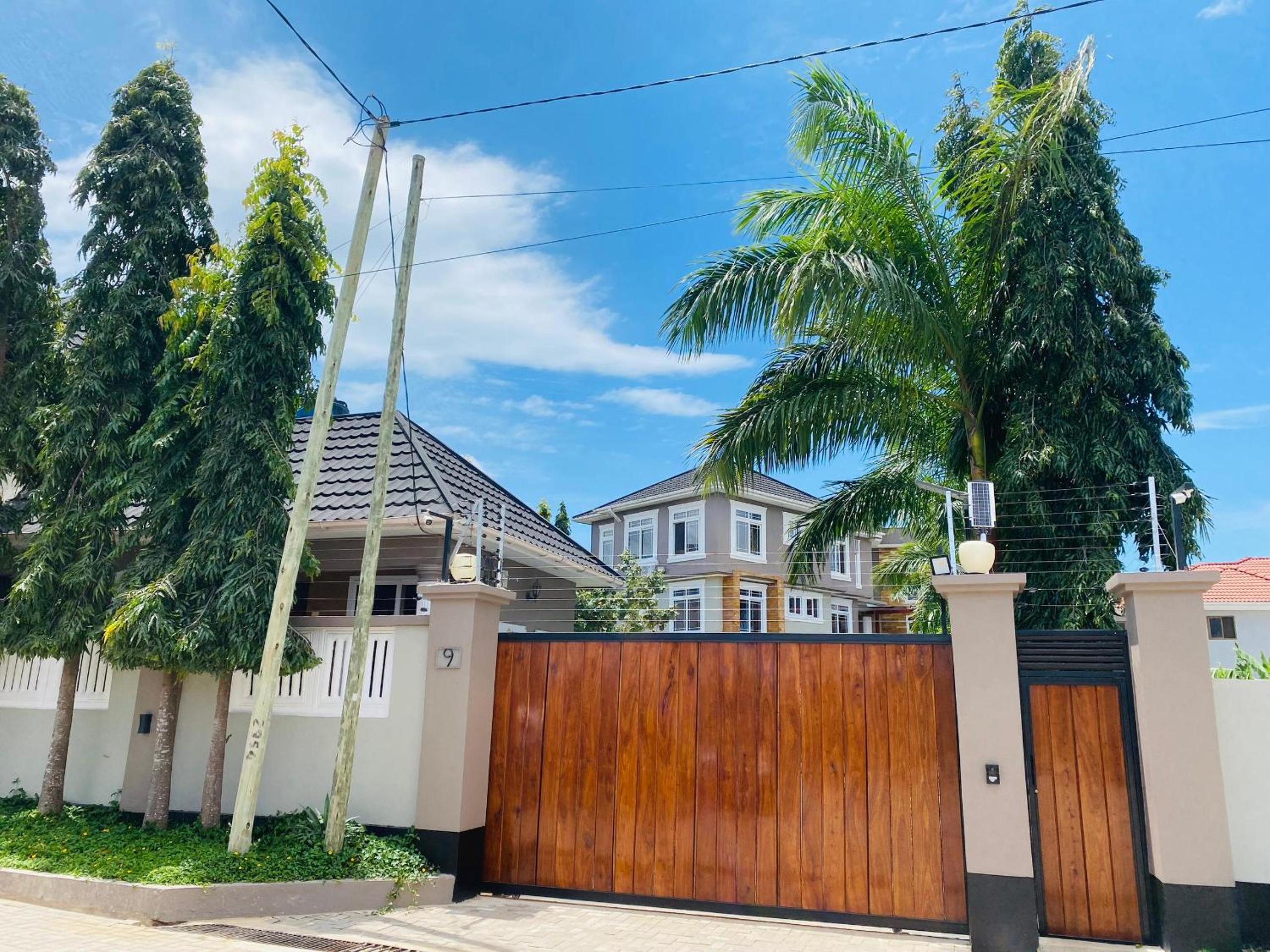 Jacomo Residences