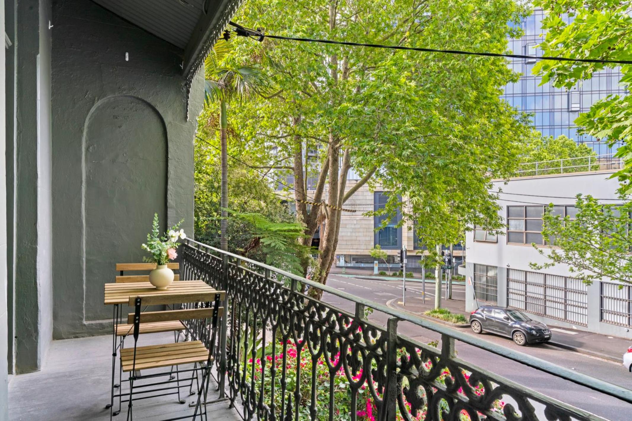Country in City Darling Harbour Retreat Pool