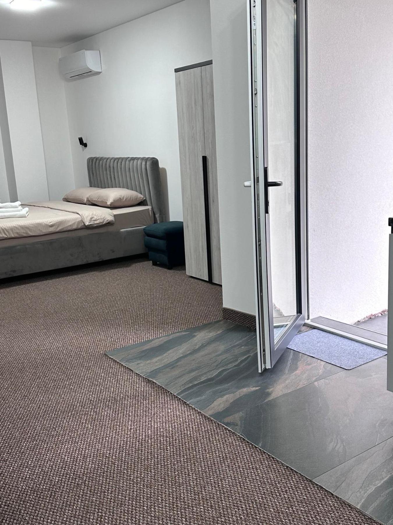 StarRent Apart-Hotel Self Check In