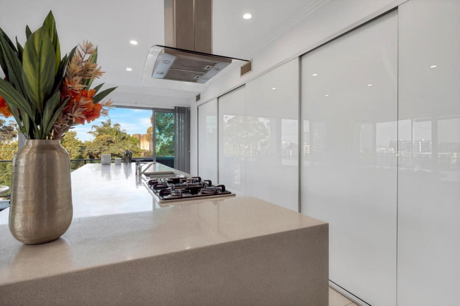 Luxury Retreat Sydney Airport Direct Train Line