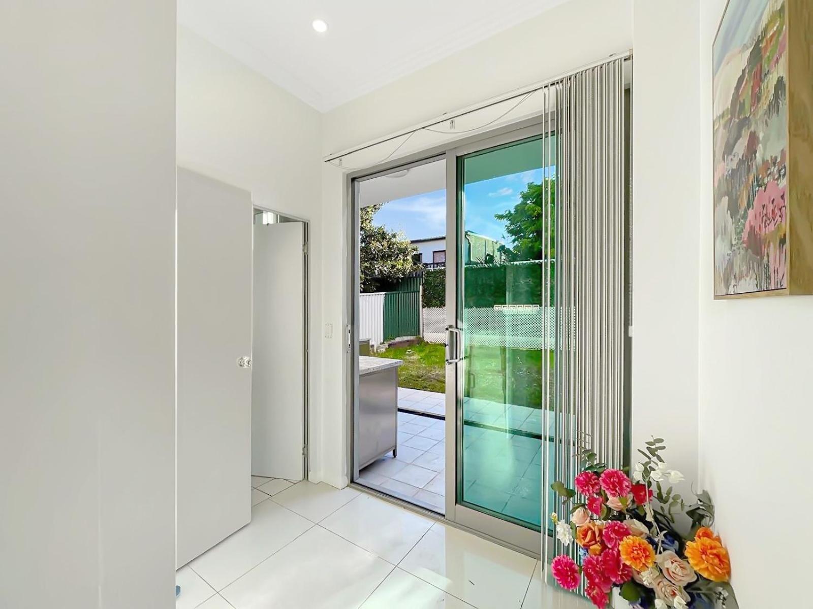 Luxury Retreat Sydney Airport Direct Train Line