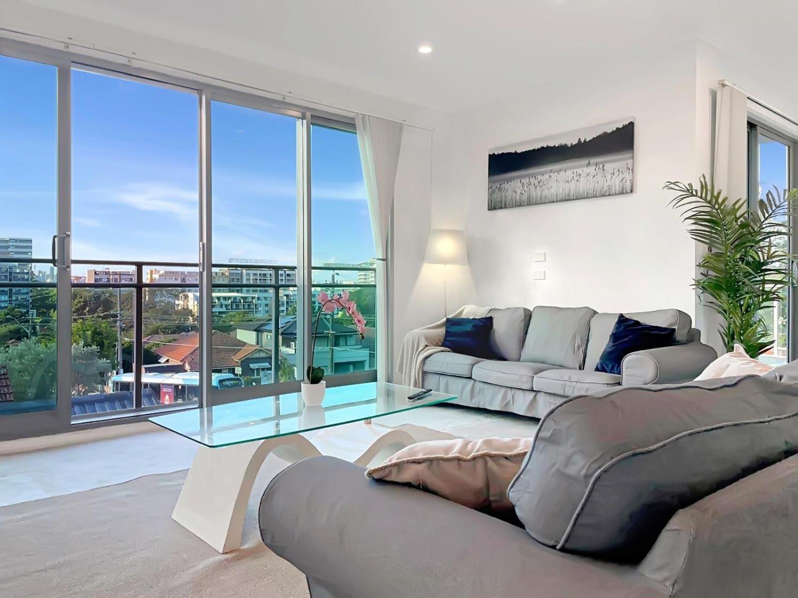 Luxury Retreat Sydney Airport Direct Train Line