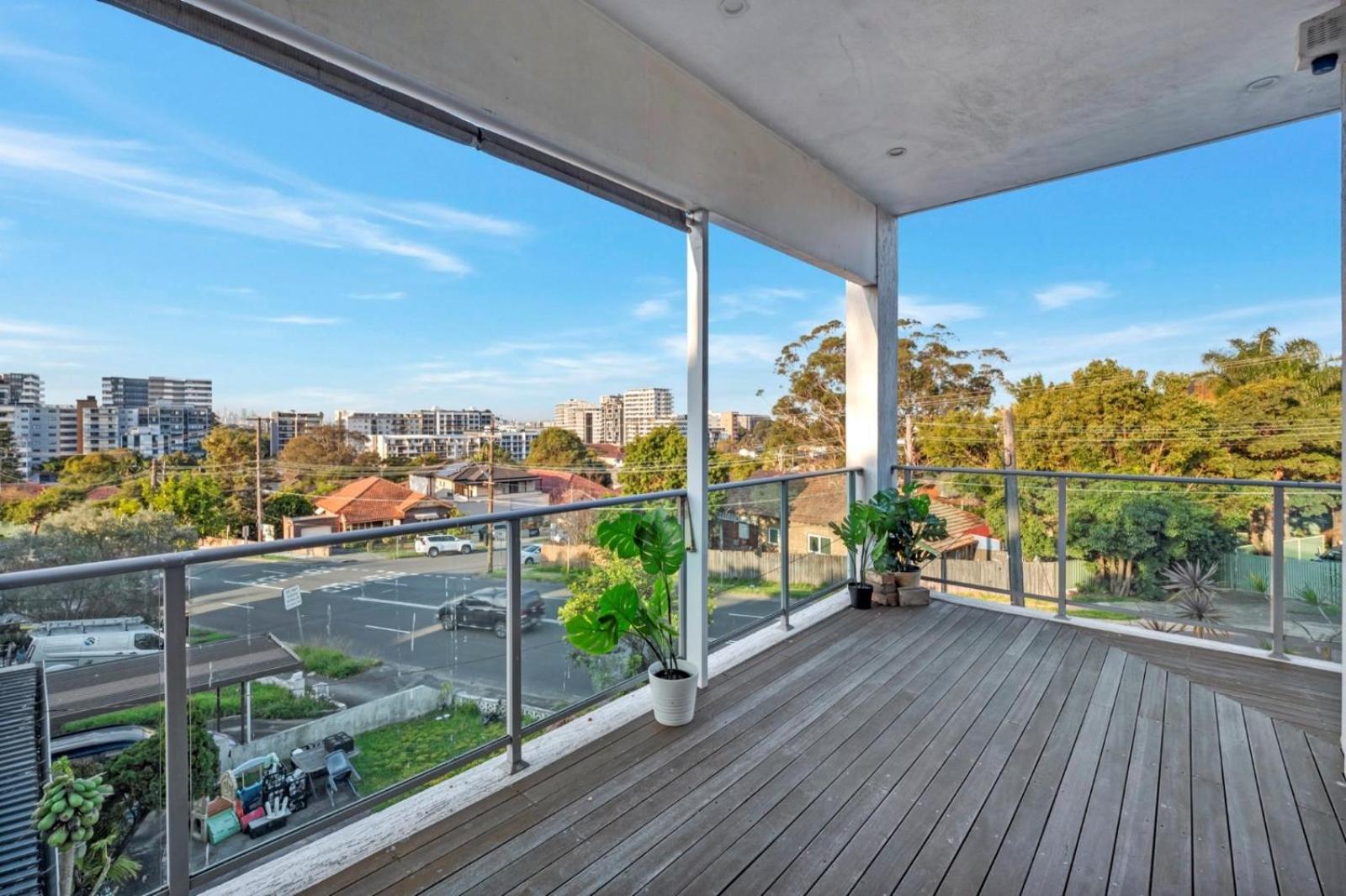 Luxury Retreat Sydney Airport Direct Train Line