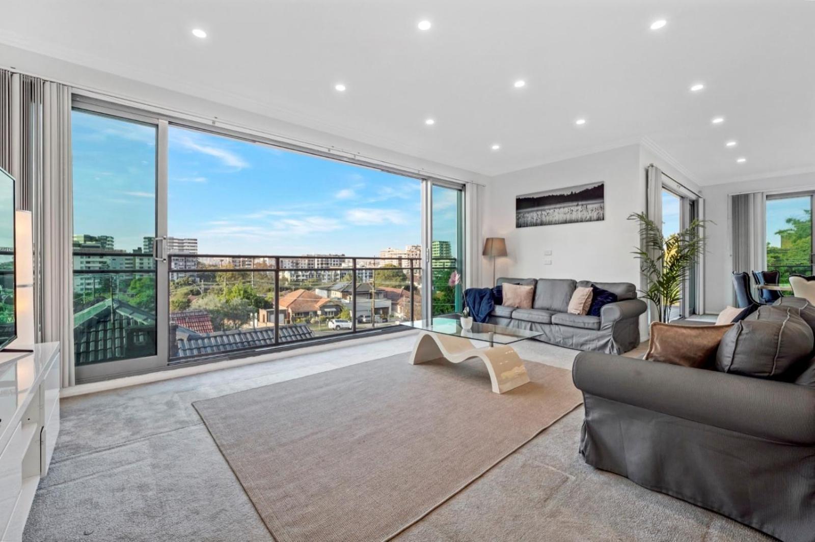 Luxury Retreat Sydney Airport Direct Train Line