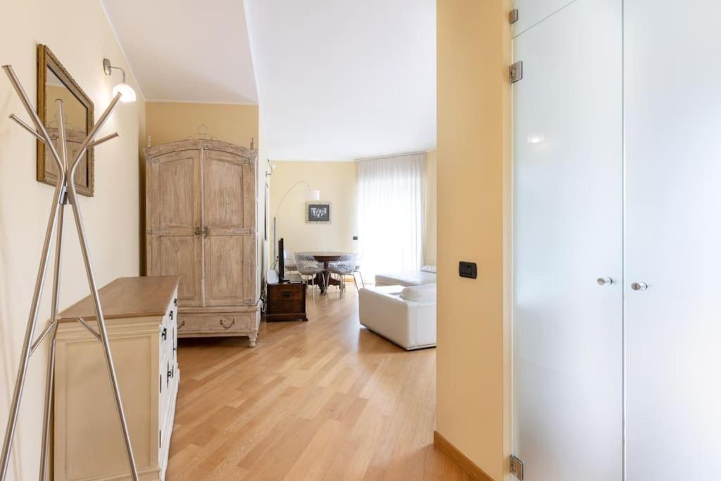 Spacious two bedrooms Solari area - Mirable PM