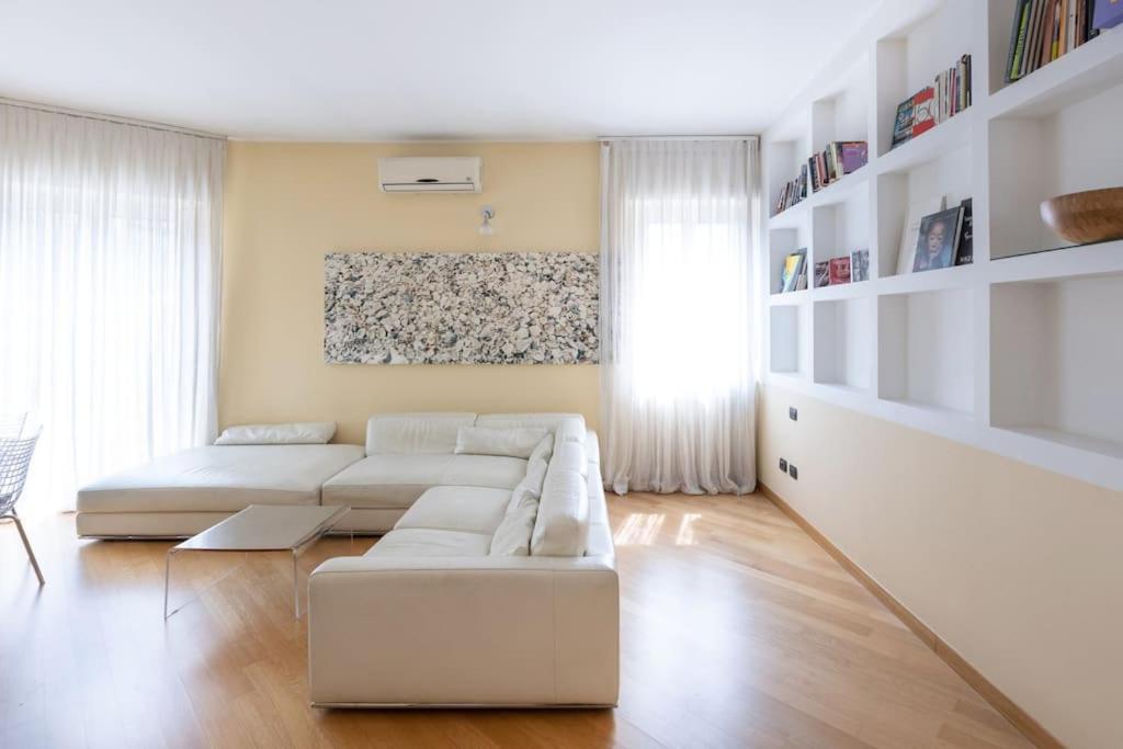 Spacious two bedrooms Solari area - Mirable PM