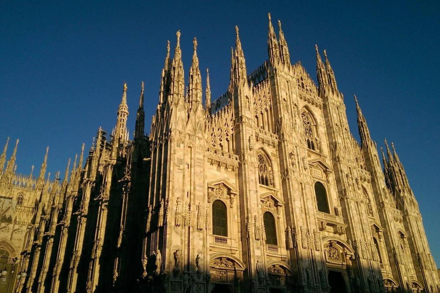 Free Private parking - 5 min to Metro - Access Control Guard - Quiet