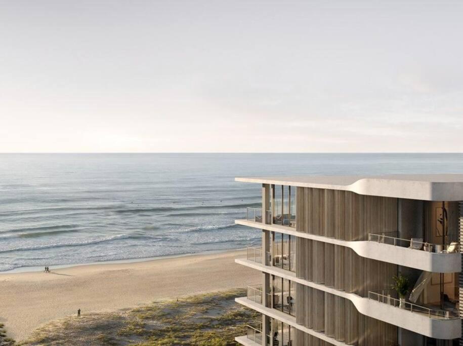 Hotel Apartment in Palm Beach - Image 1