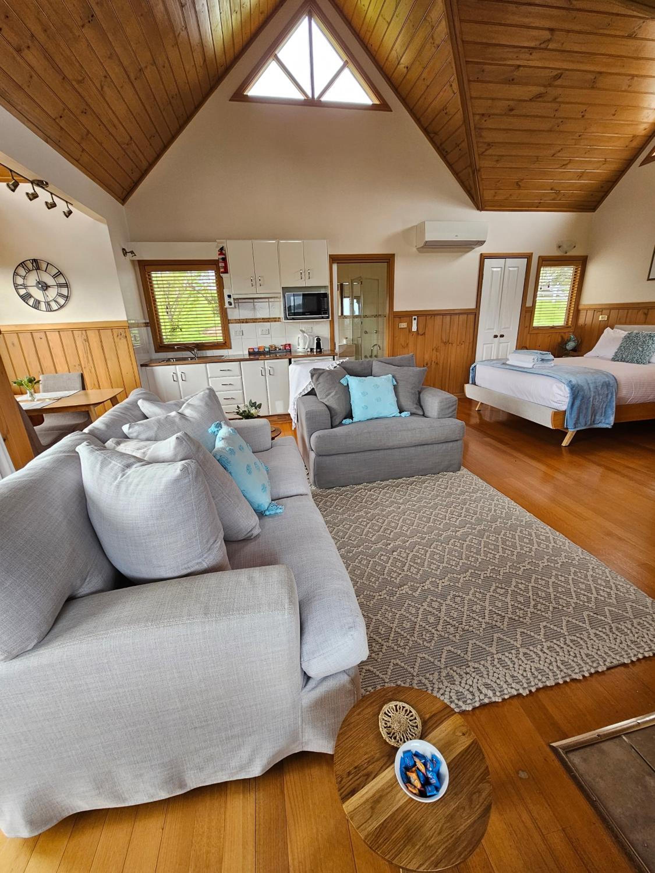 Maple Ridge Cottages