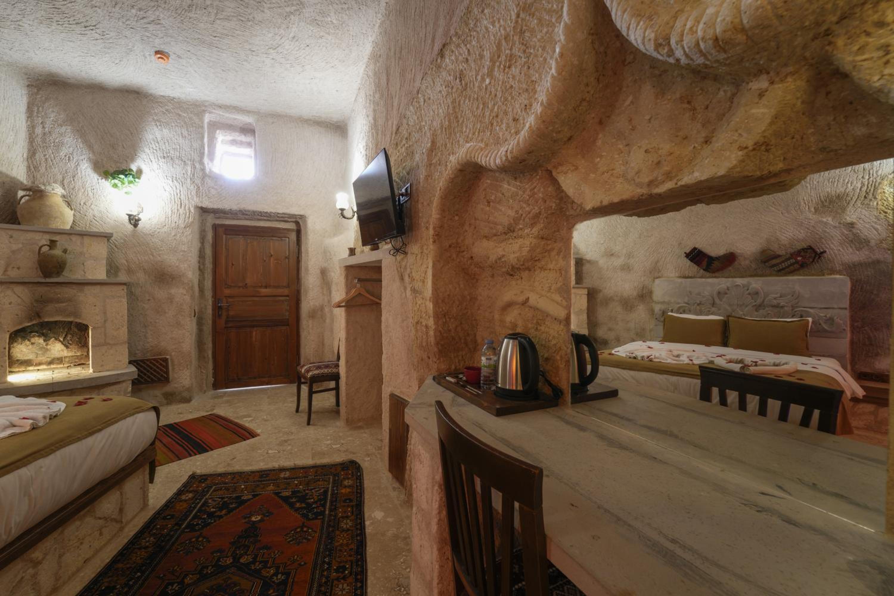 By Yüksel Cave en Urgup