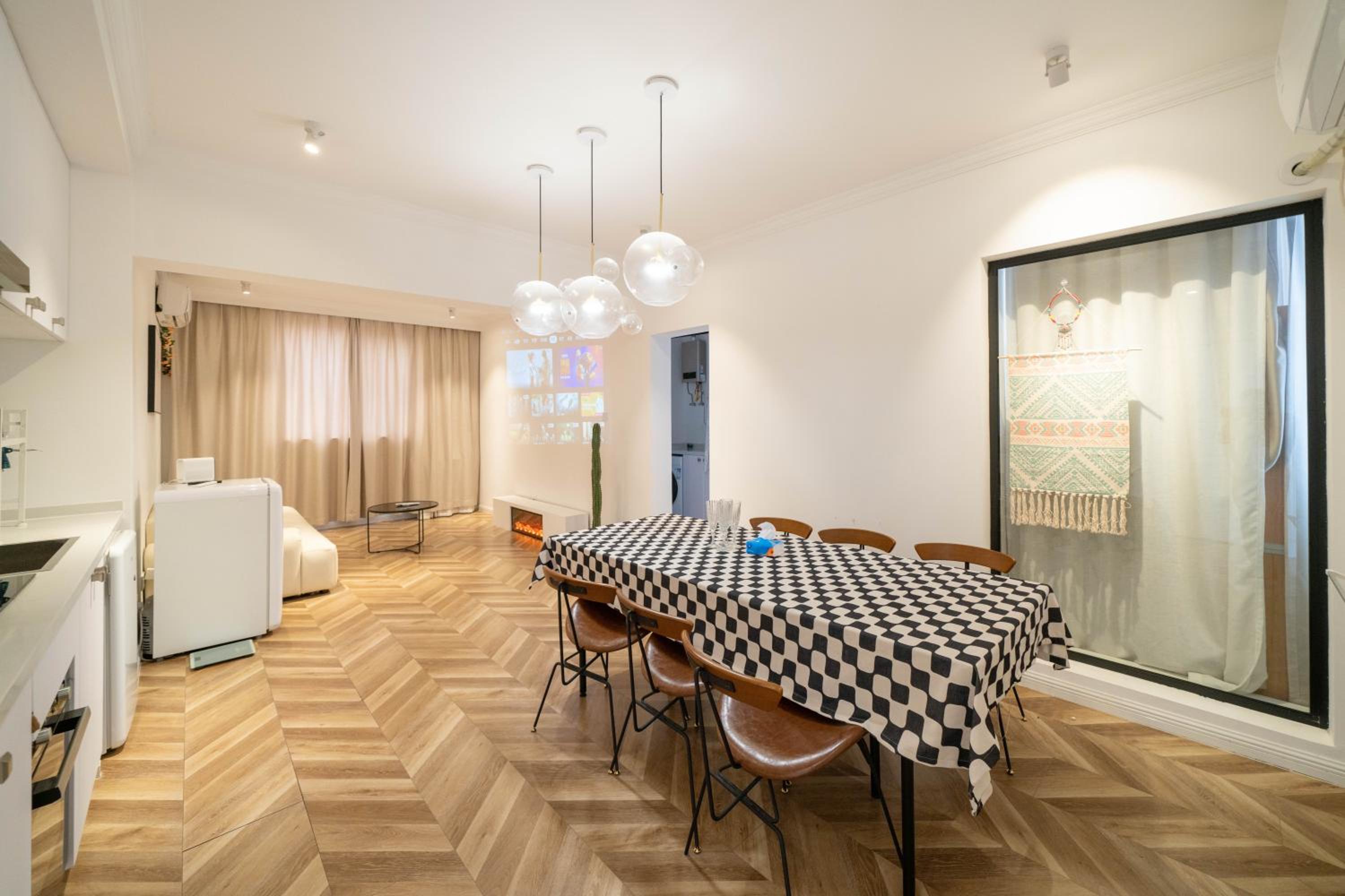 Shanghai Hills&Serendipity Coloured Glaze Family Homestay with 2 Bedrooms Near Line1&2 People Square