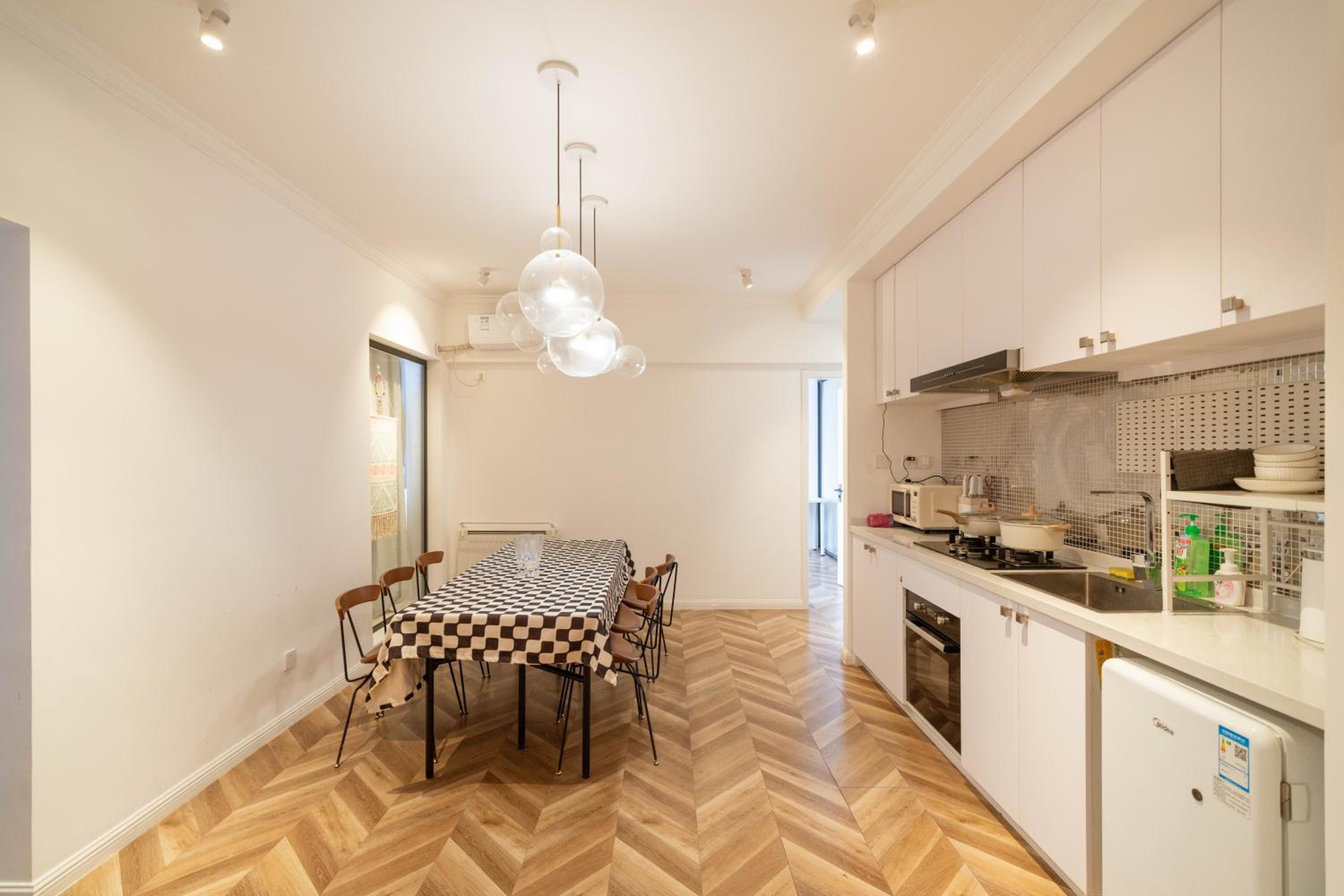 Shanghai Hills&Serendipity Coloured Glaze Family Homestay with 2 Bedrooms Near Line1&2 People Square