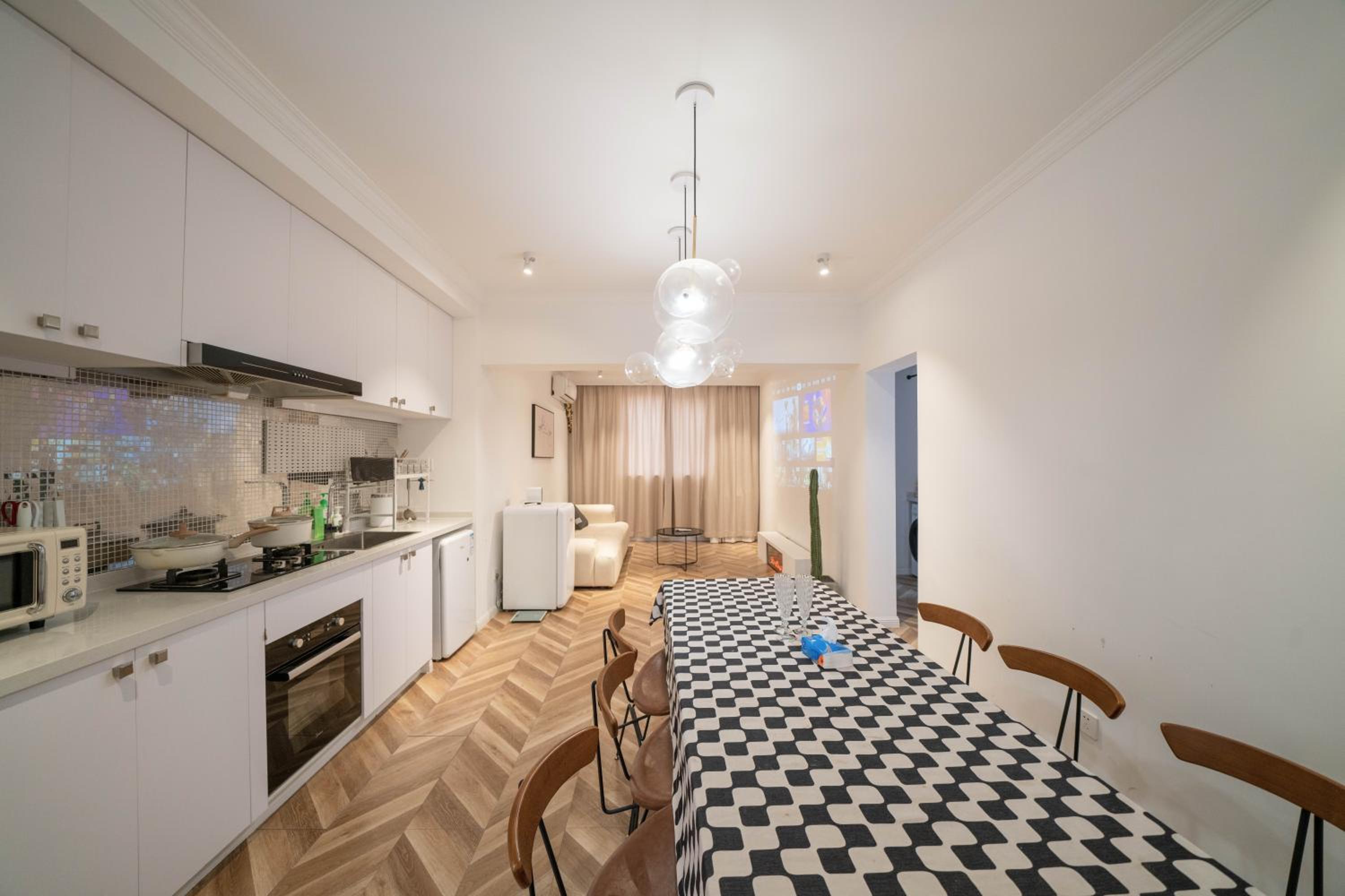 Shanghai Hills&Serendipity Coloured Glaze Family Homestay with 2 Bedrooms Near Line1&2 People Square