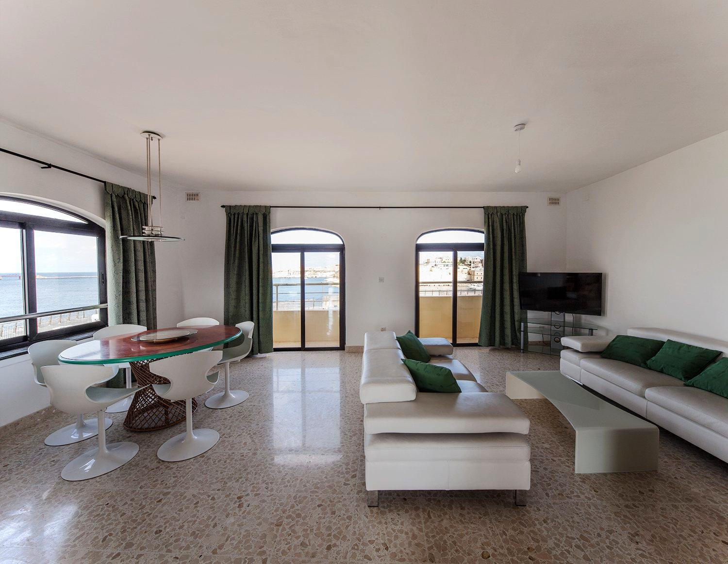 Mariette - Large Terrace - Grand Harbour View view 2
