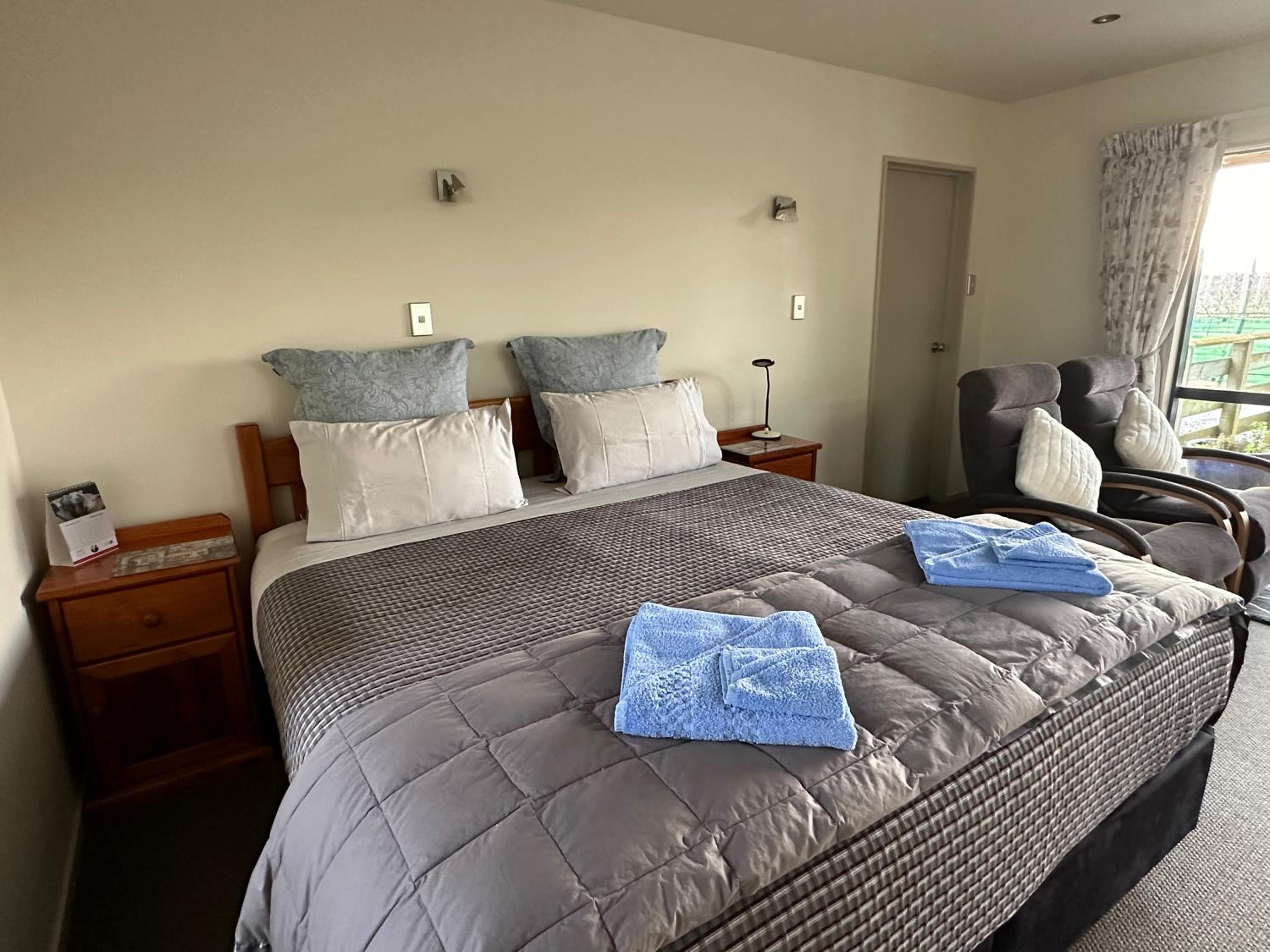 Bluebell Lodge and Cottage