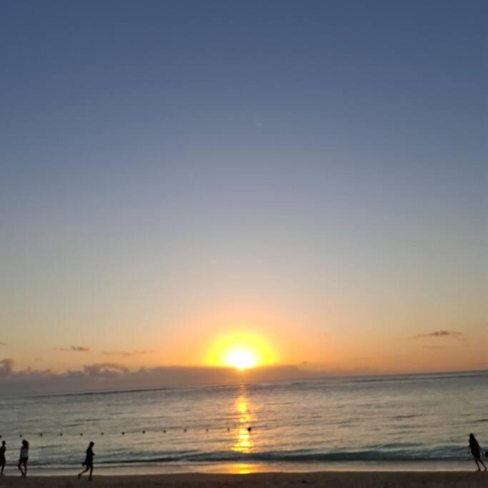 2 mins walk beachfront Seaview apartment view 3