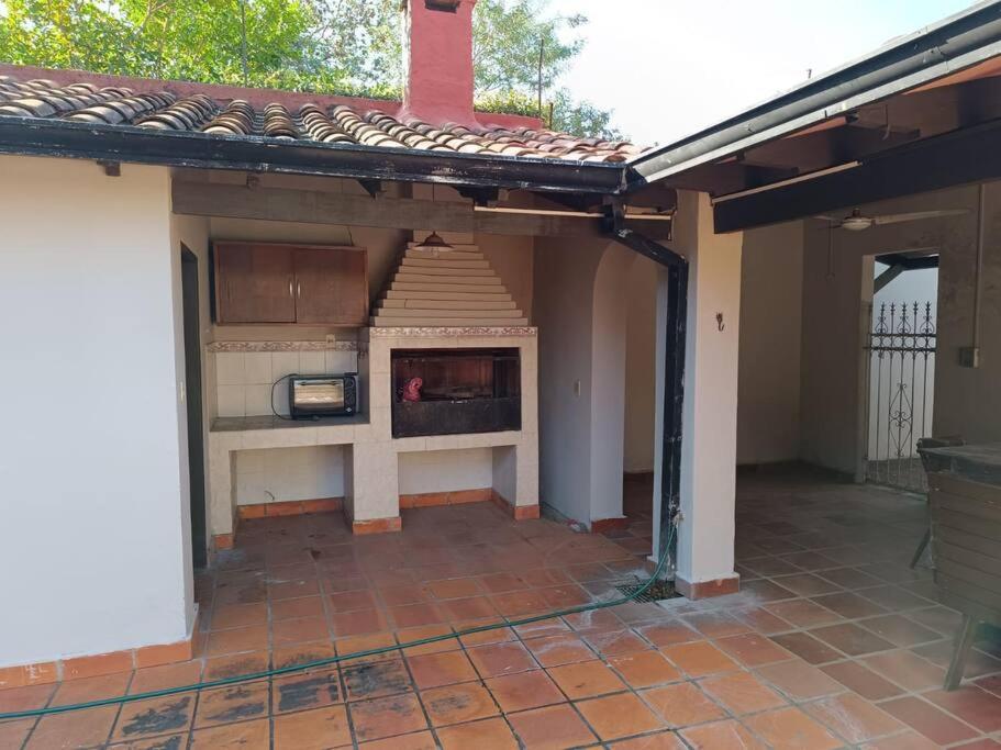 Casa entera con jardín en Luque!