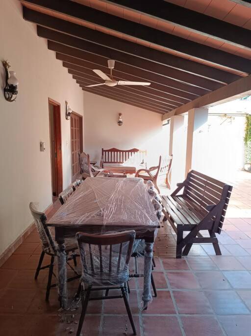 Casa entera con jardín en Luque!
