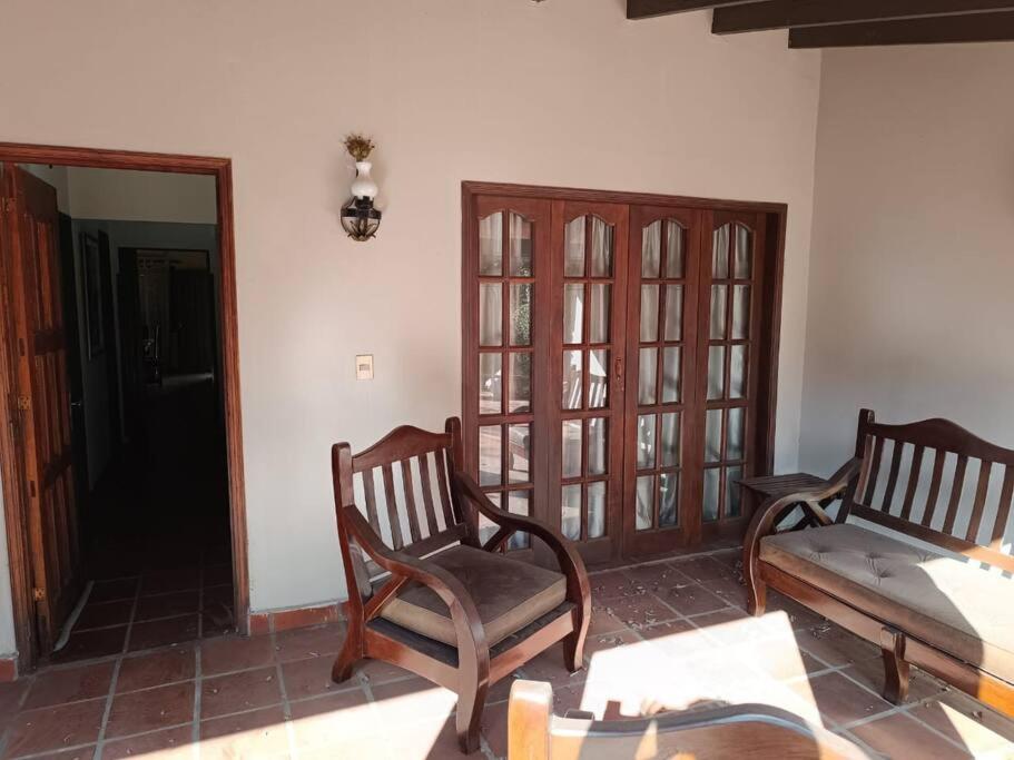 Casa entera con jardín en Luque!