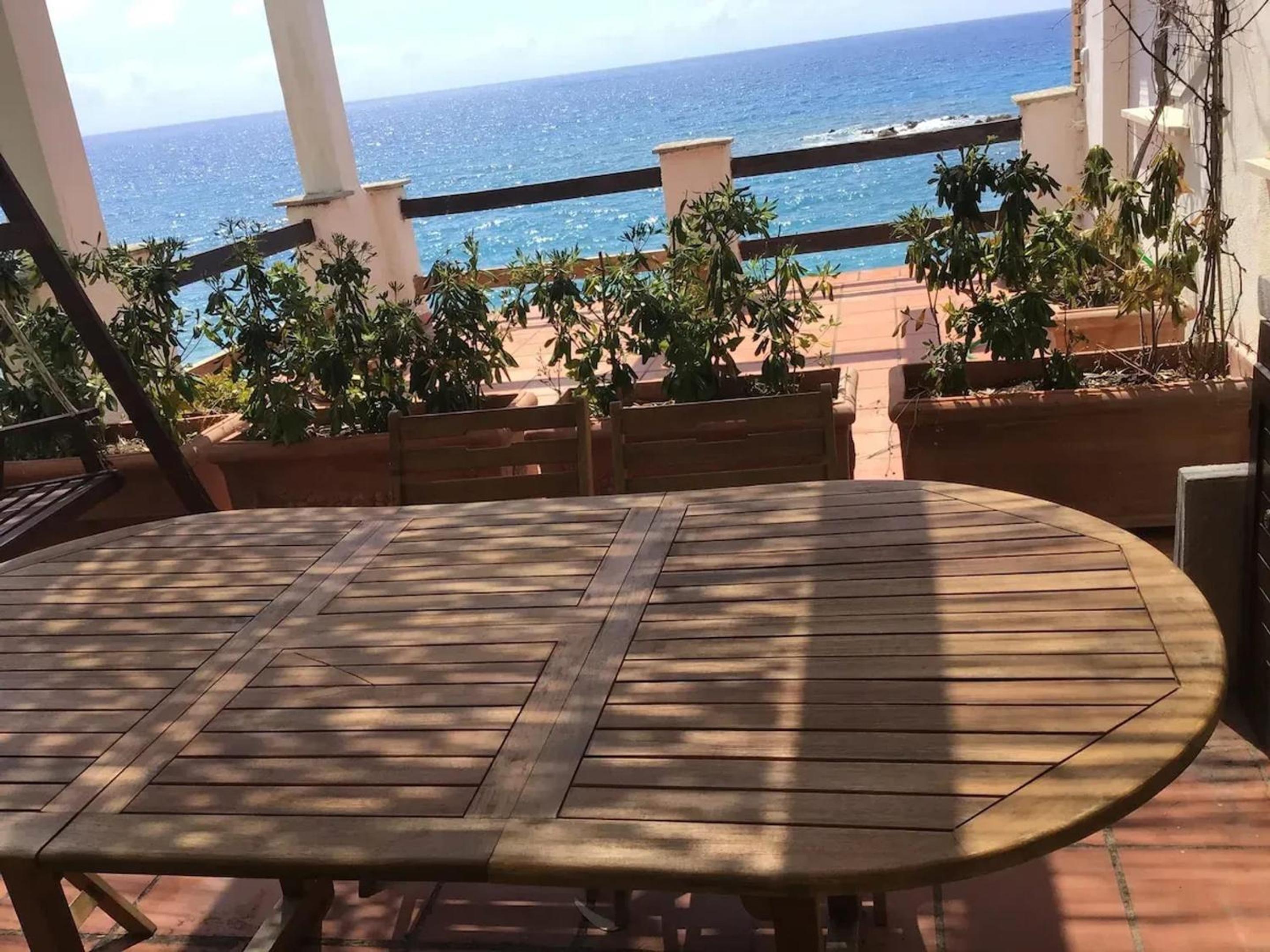 Cozy Apartment in Cittadella del Capo with Sea View