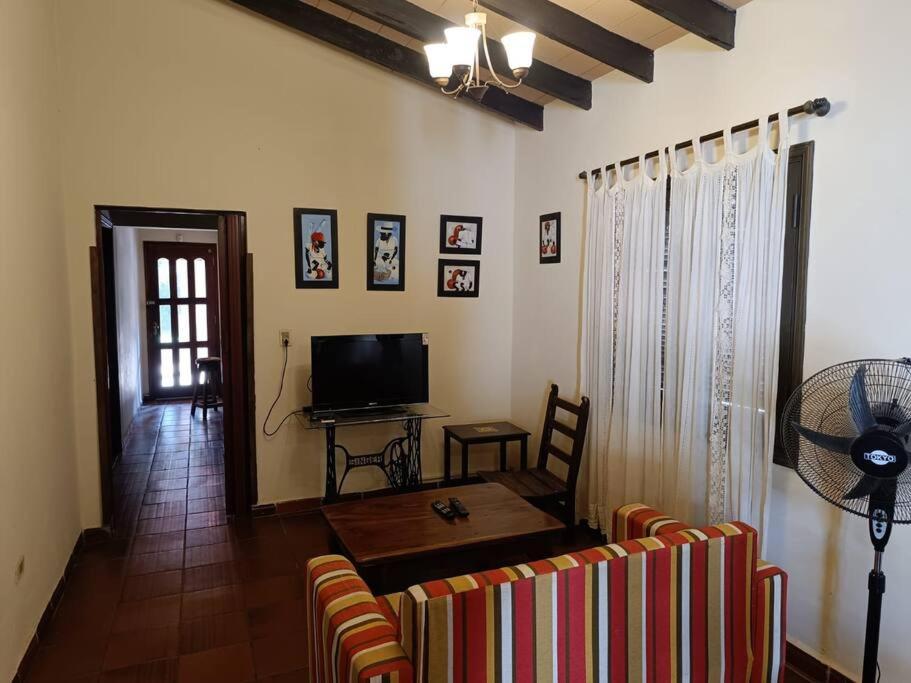 Casa entera con jardín en Luque!