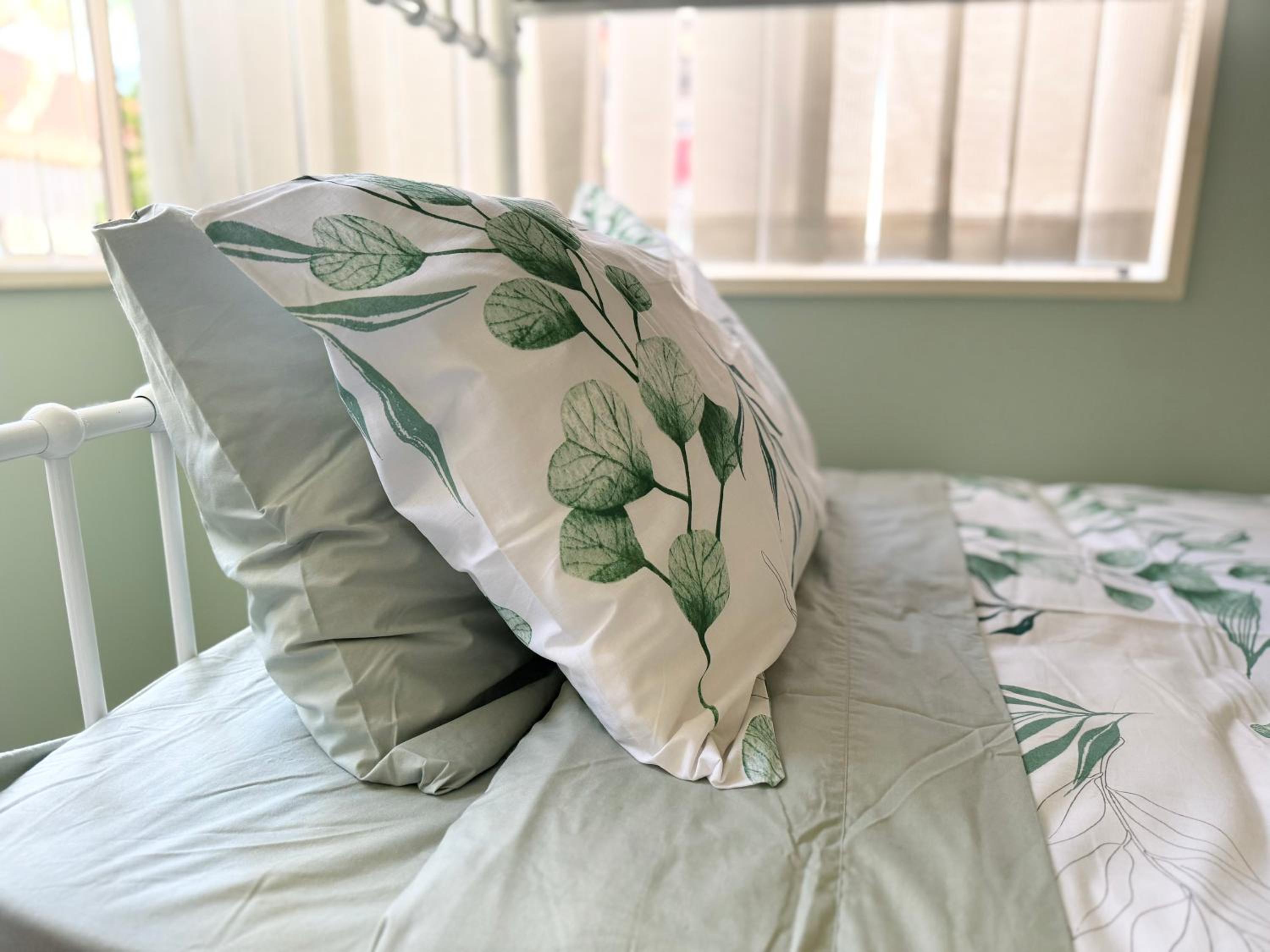 Large warm 4BRM family recharge in Halswell - Netflix, Massage chair